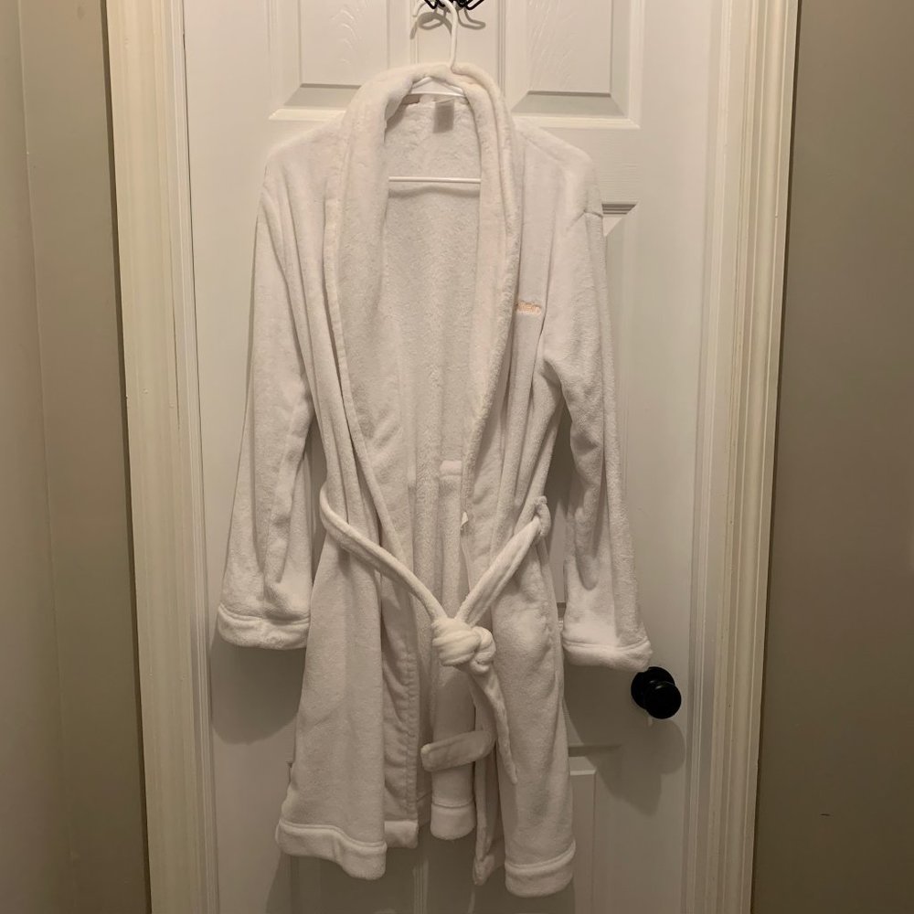 Calvin Klein White Robe - Picture 2 of 6
